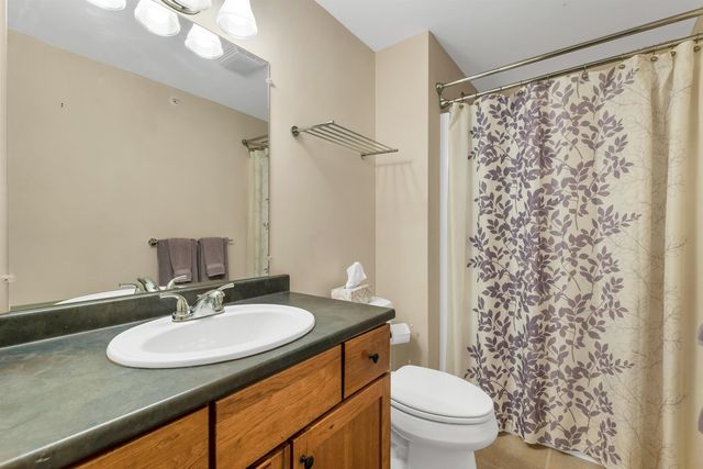 48 Landing Ln Unit 7, Laconia, NH 03246