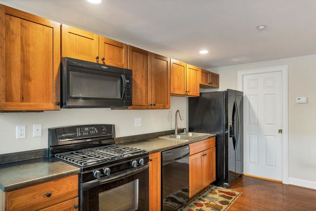 48 Landing Ln Unit 7, Laconia, NH 03246