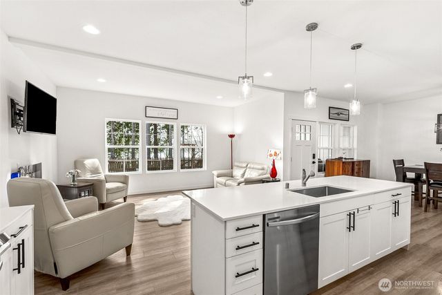 21 E Sullivan Street, Allyn, WA 98524