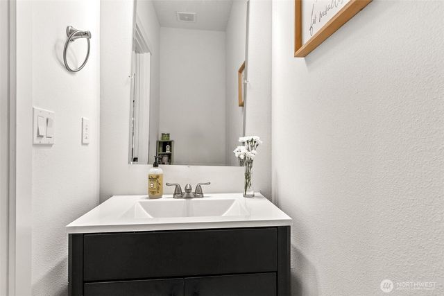 21 E Sullivan Street, Allyn, WA 98524