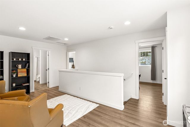 21 E Sullivan Street, Allyn, WA 98524