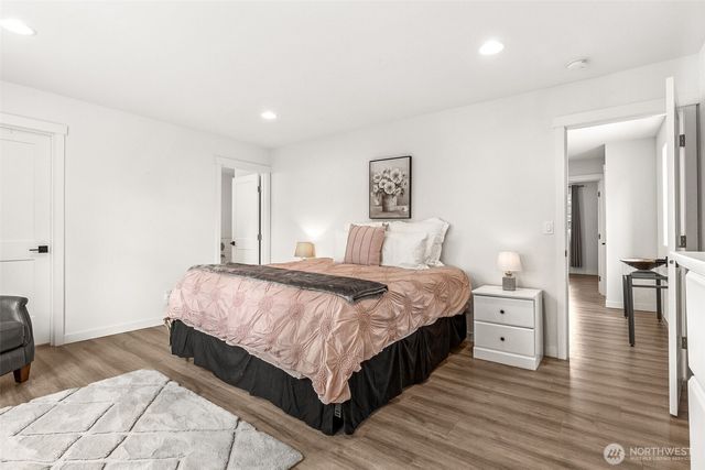 21 E Sullivan Street, Allyn, WA 98524