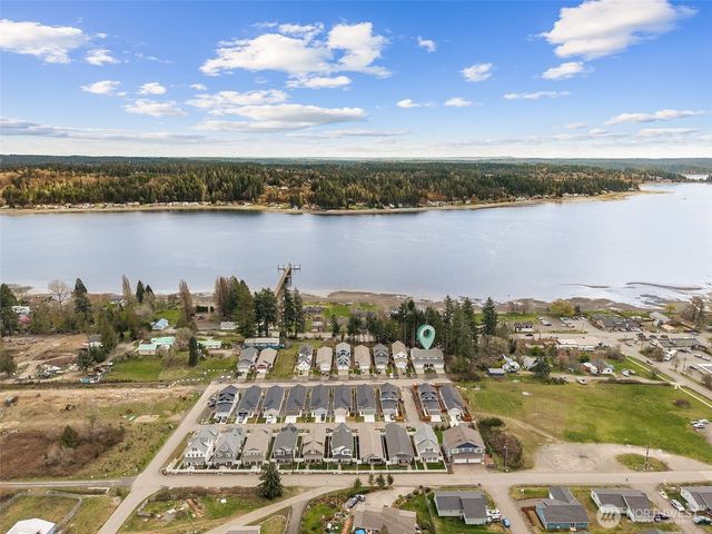 21 E Sullivan Street, Allyn, WA 98524