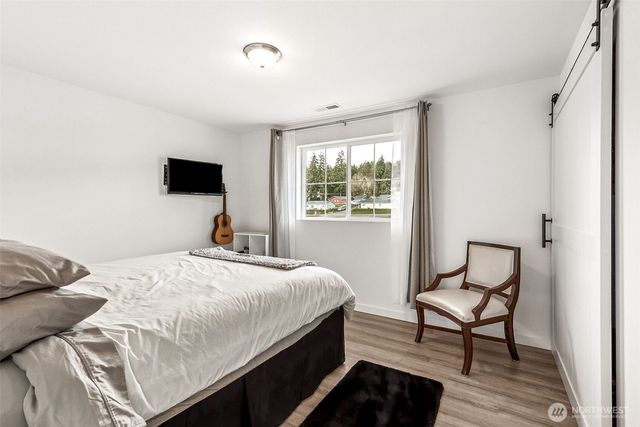 21 E Sullivan Street, Allyn, WA 98524