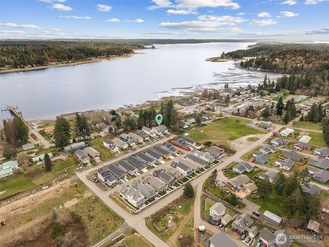 21 E Sullivan Street, Allyn, WA 98524