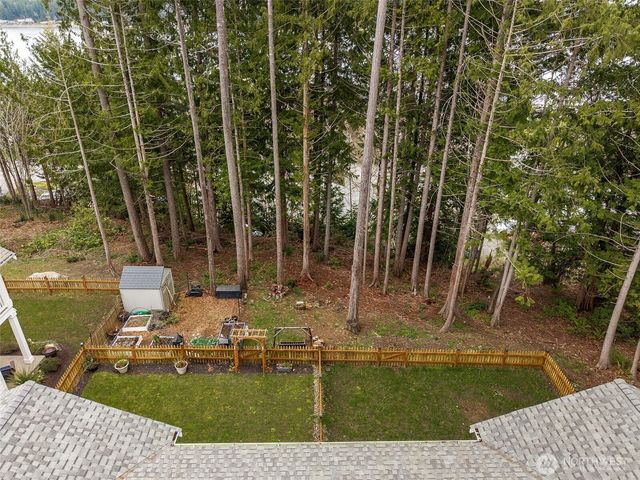 21 E Sullivan Street, Allyn, WA 98524