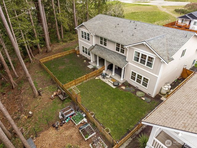 21 E Sullivan Street, Allyn, WA 98524