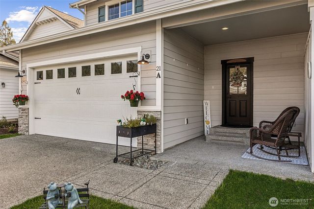 21 E Sullivan Street, Allyn, WA 98524