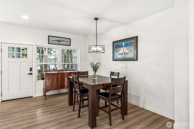 21 E Sullivan Street, Allyn, WA 98524