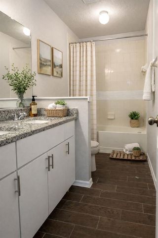 572 CRESTING OAK CIRCLE 19, Orlando, FL 32824