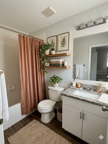 572 CRESTING OAK CIRCLE 19, Orlando, FL 32824