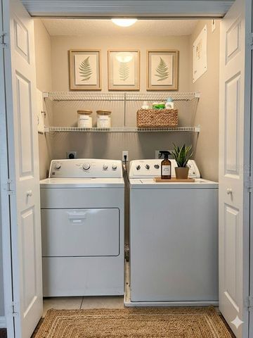 572 CRESTING OAK CIRCLE 19, Orlando, FL 32824