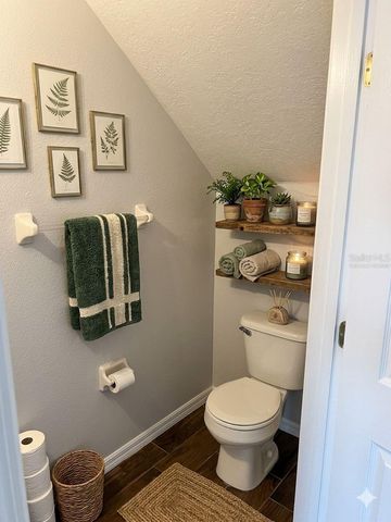 572 CRESTING OAK CIRCLE 19, Orlando, FL 32824