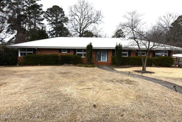 320 Crescent Drive, Clayton, NC 27520