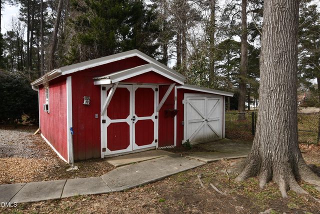 320 Crescent Drive, Clayton, NC 27520