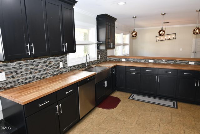 320 Crescent Drive, Clayton, NC 27520