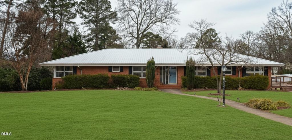 320 Crescent Drive, Clayton, NC 27520