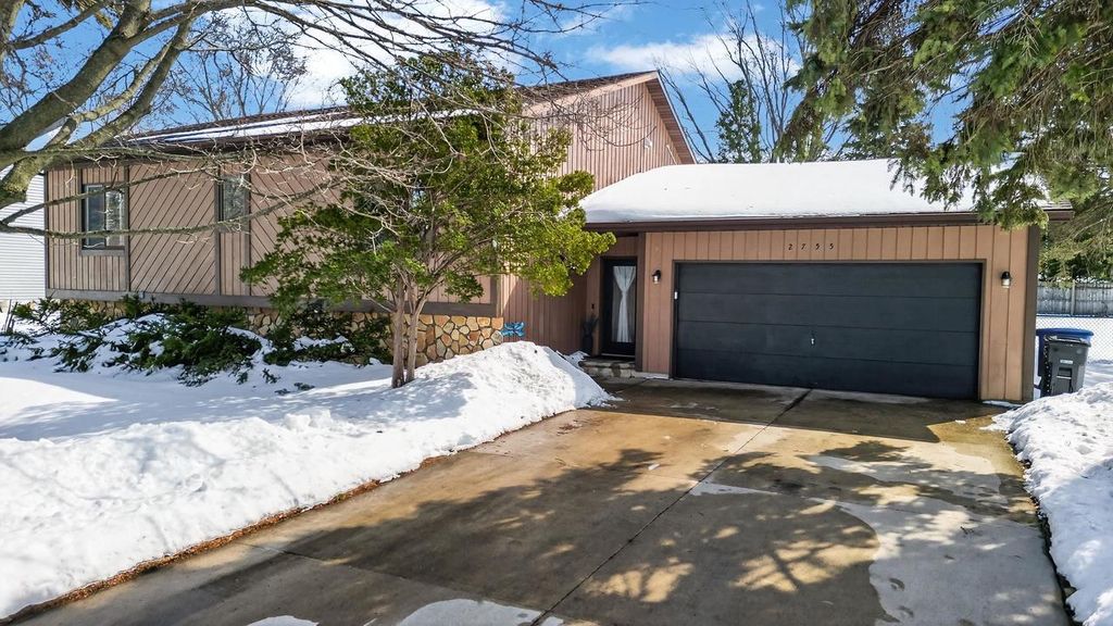 2755 MONTCLAIR PLACE, Oshkosh, WI 54904