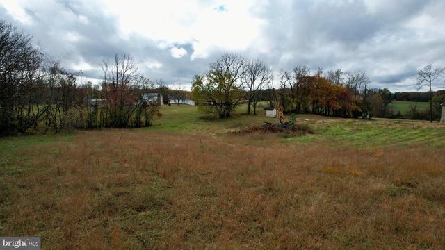 7035 LEEDS MANOR, Marshall, VA 20115