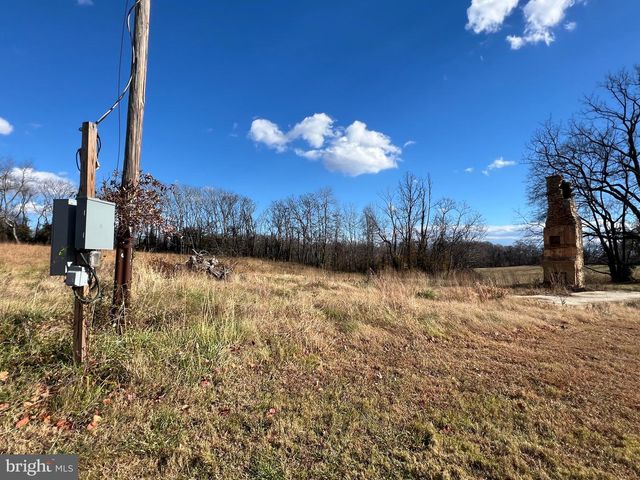 7035 LEEDS MANOR, Marshall, VA 20115