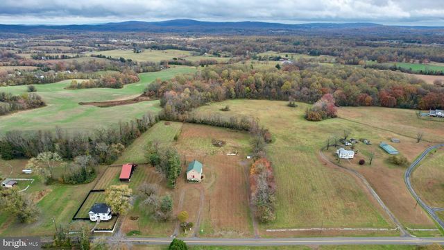 7035 LEEDS MANOR, Marshall, VA 20115