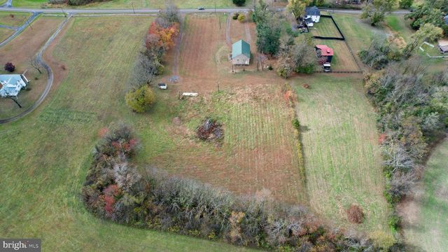 7035 LEEDS MANOR, Marshall, VA 20115