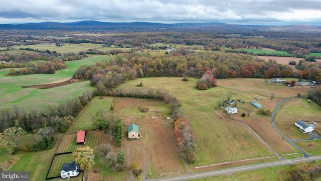 7035 LEEDS MANOR, Marshall, VA 20115