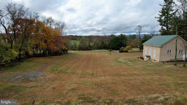 7035 LEEDS MANOR, Marshall, VA 20115