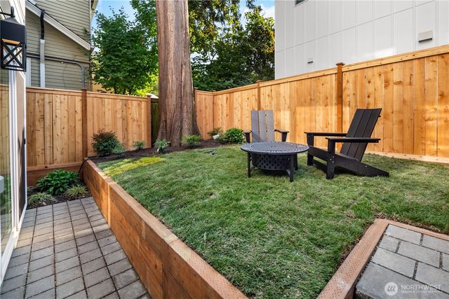613 B 18th Avenue E, Seattle, WA 98112