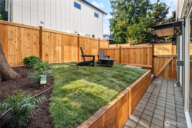 613 B 18th Avenue E, Seattle, WA 98112