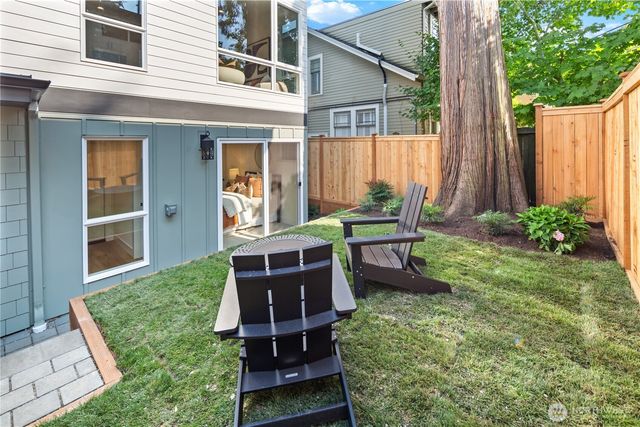 613 B 18th Avenue E, Seattle, WA 98112