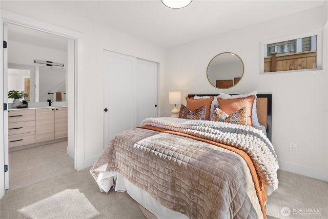 613 B 18th Avenue E, Seattle, WA 98112