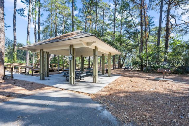 4 Bradley Beach Rd, Hilton Head Island, SC 29928