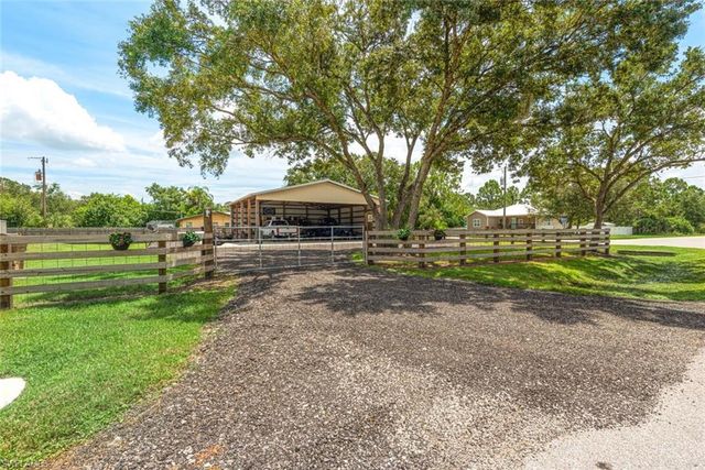 2401 Leavitt RD, Alva, FL 33920