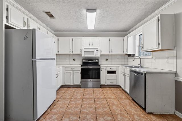 3400 Brookview Drive, Loganville, GA 30052