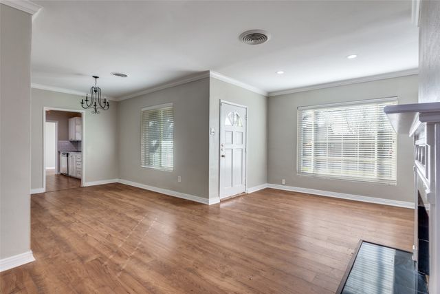 4045 Carolyn Road, Fort Worth, TX 76109