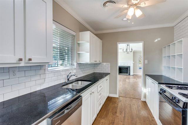4045 Carolyn Road, Fort Worth, TX 76109