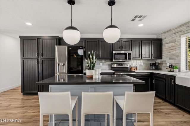 6221 E EVANS Drive, Scottsdale, AZ 85254