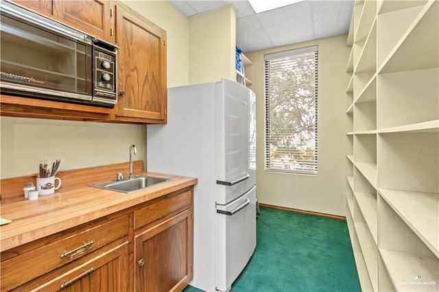 200 N 12th Avenue, Edinburg, TX 78541