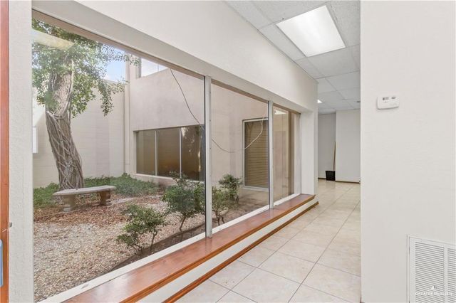 200 N 12th Avenue, Edinburg, TX 78541