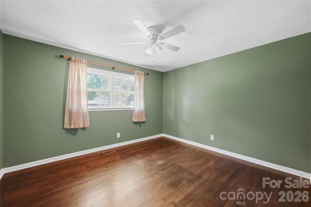 2626 Fairgreen Drive, Gastonia, NC 28056