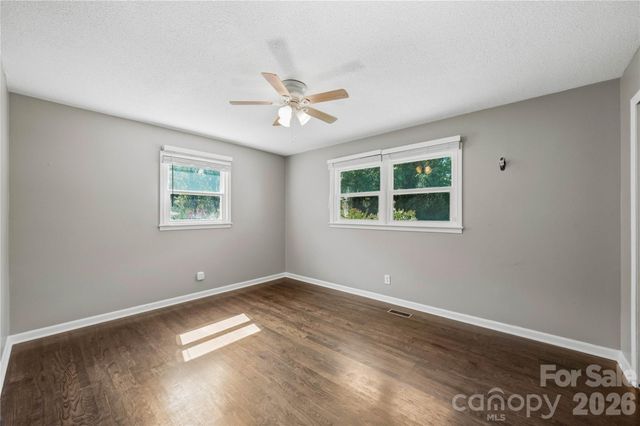 2626 Fairgreen Drive, Gastonia, NC 28056
