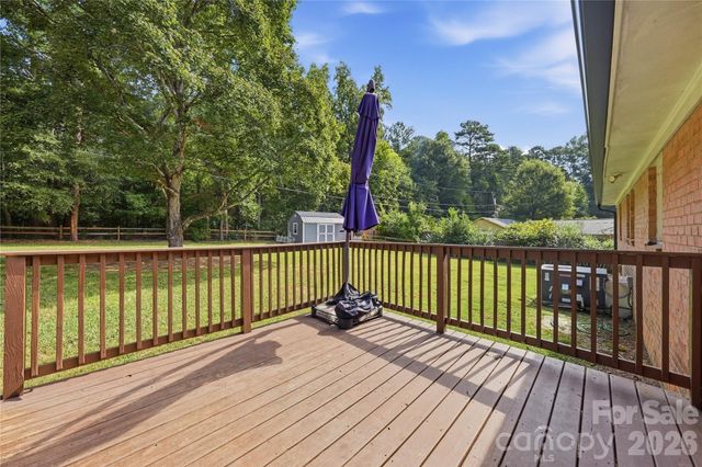 2626 Fairgreen Drive, Gastonia, NC 28056
