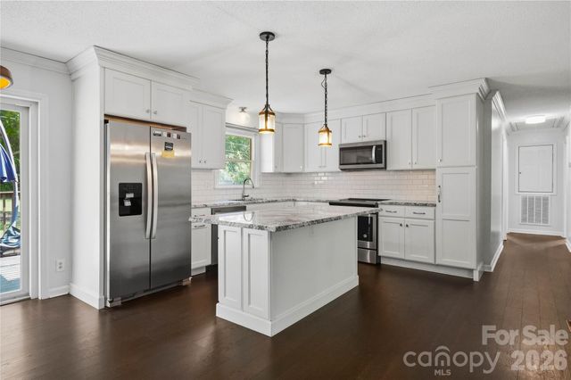 2626 Fairgreen Drive, Gastonia, NC 28056