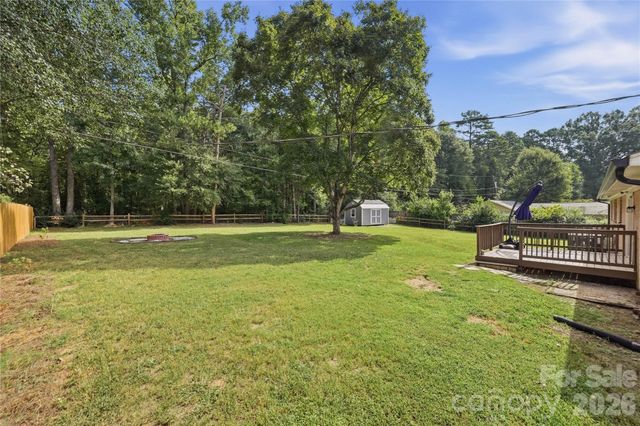 2626 Fairgreen Drive, Gastonia, NC 28056