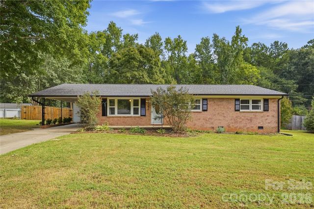 2626 Fairgreen Drive, Gastonia, NC 28056