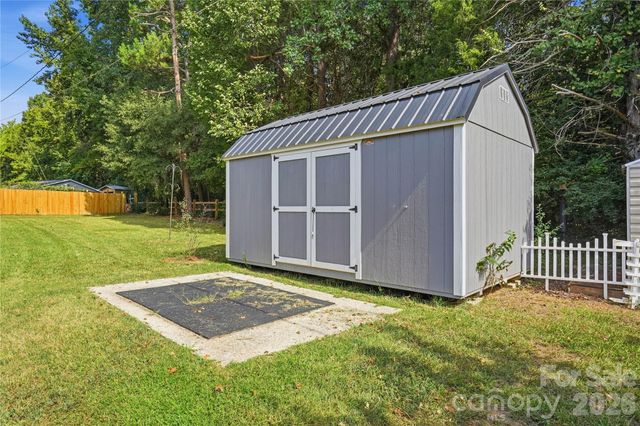 2626 Fairgreen Drive, Gastonia, NC 28056