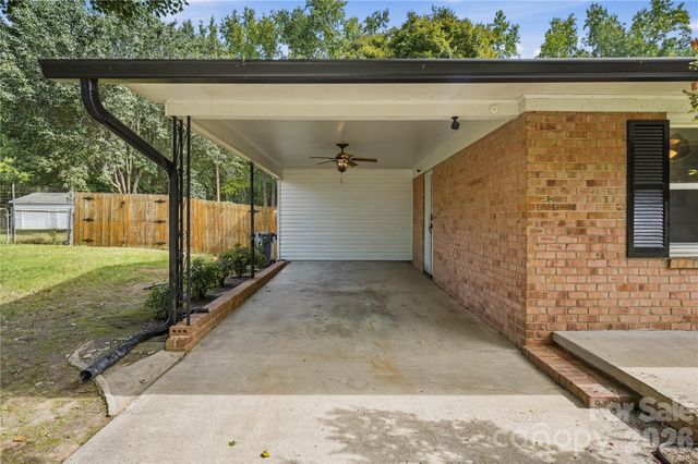 2626 Fairgreen Drive, Gastonia, NC 28056