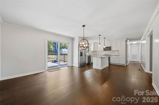 2626 Fairgreen Drive, Gastonia, NC 28056