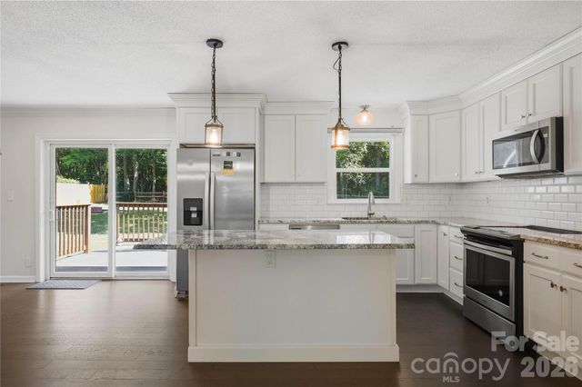 2626 Fairgreen Drive, Gastonia, NC 28056